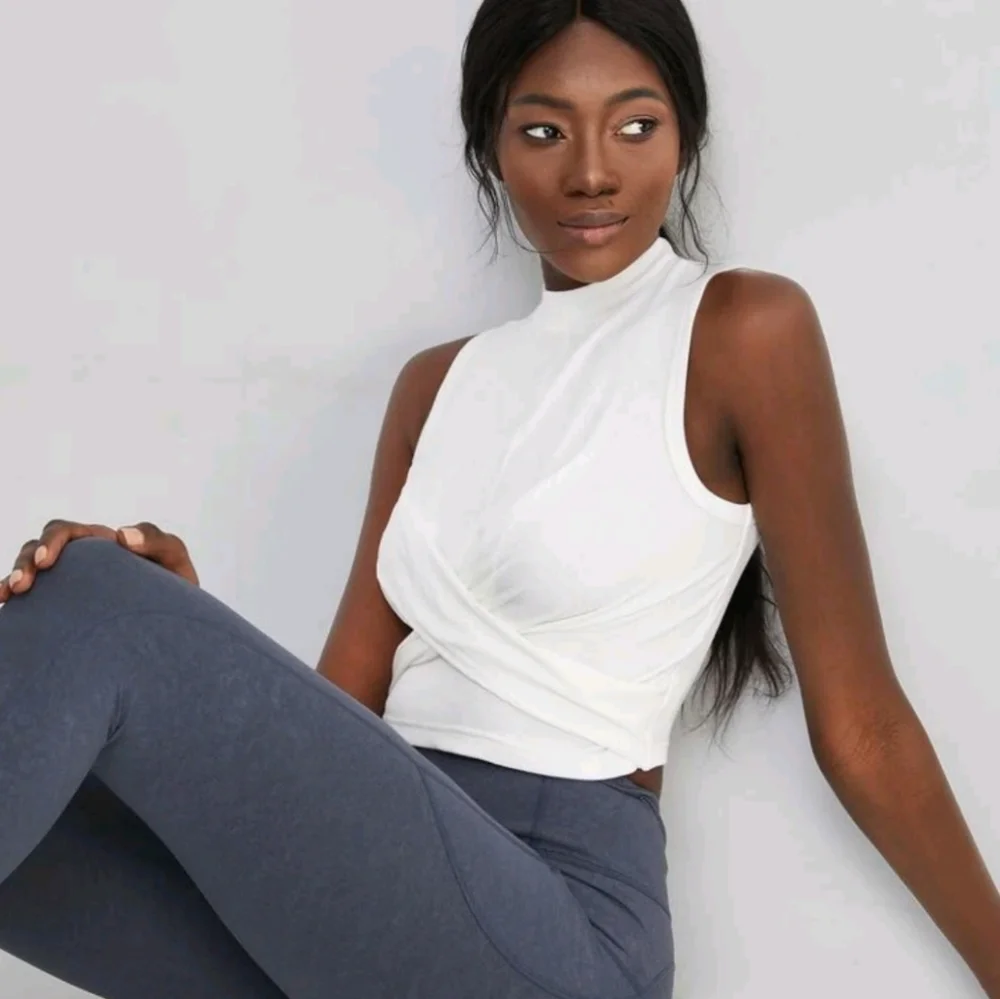 🔥Last One🔥 MOTF Crop Twist Top - Picture 4 of 8